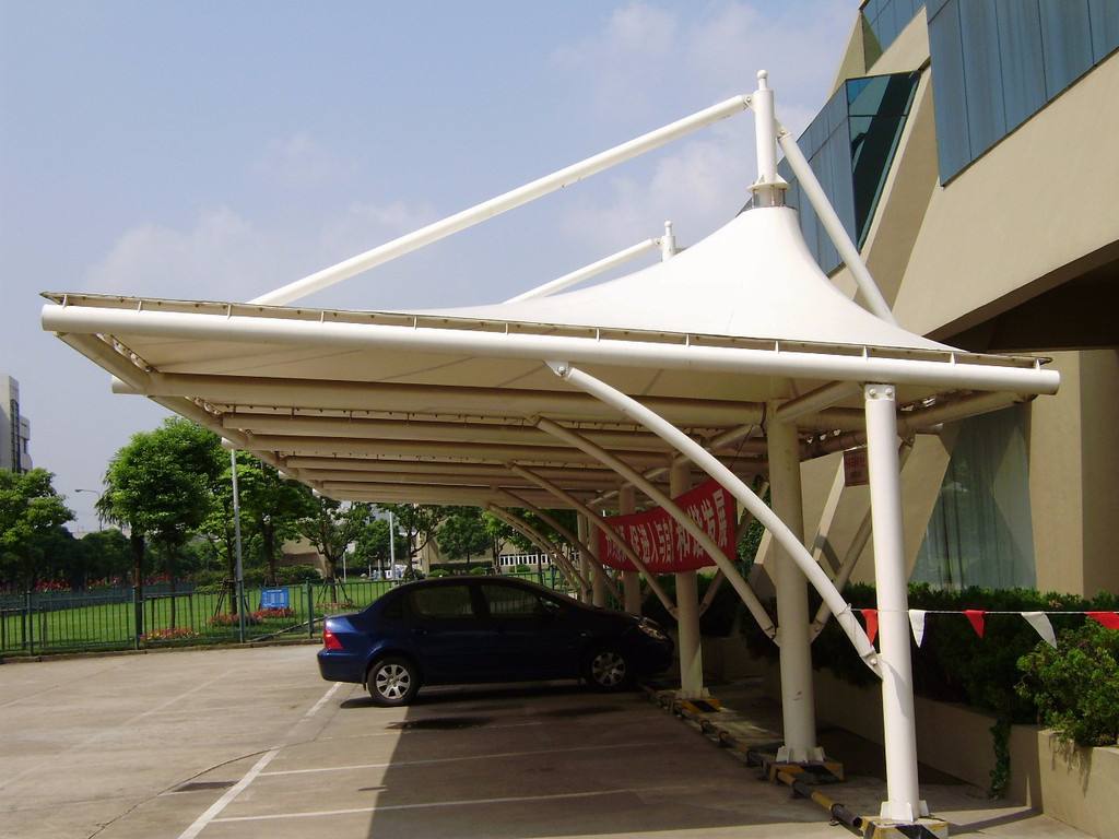 張拉膜結(jié)構(gòu)停車棚應(yīng)該如何保養(yǎng)？