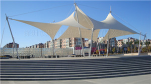 連續(xù)雷暴雨天氣，戶外工作孩紙傷不起！