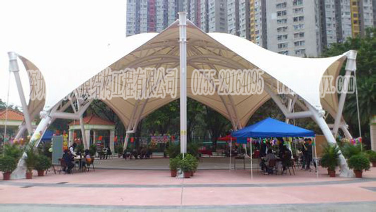 慶祝燁興承接湖南衡陽(yáng)景觀膜結(jié)構(gòu)施工中