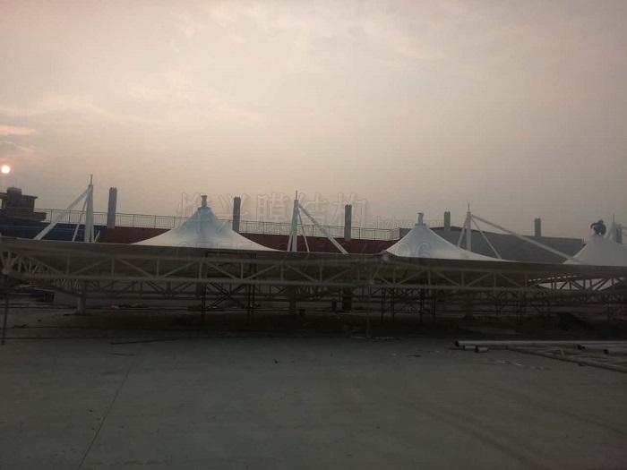 廣州機(jī)電學(xué)校膜看臺安裝-燁興膜結(jié)構(gòu) 廣州機(jī)電學(xué)校膜看臺安裝.jpg