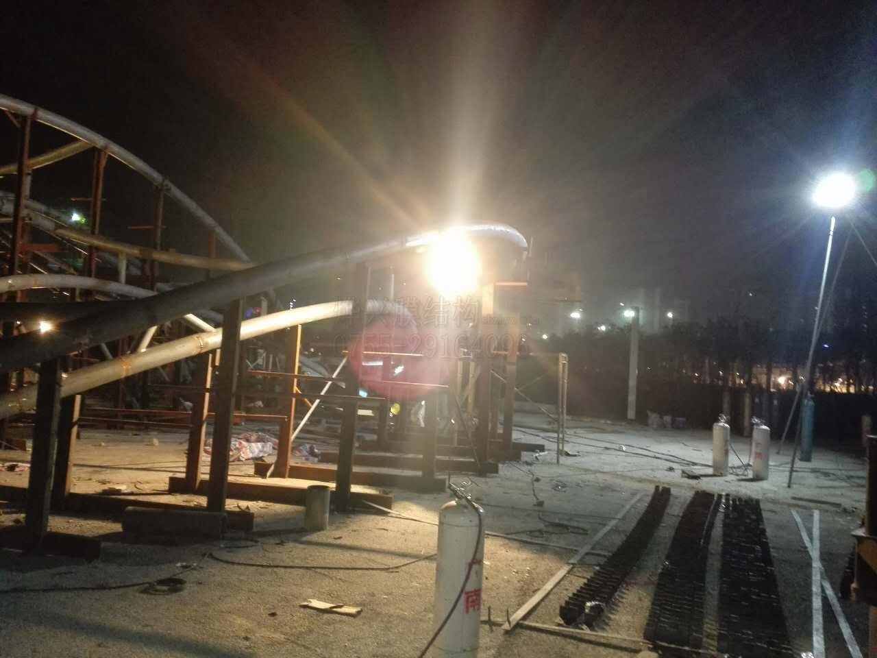 誠信不能丟，趕進度連夜施工