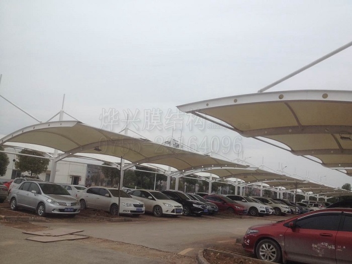 貴陽卷煙廠北部膜結(jié)構(gòu)車棚展示-燁興膜結(jié)構(gòu) 貴陽卷煙廠北部膜結(jié)構(gòu)車棚展示.jpg