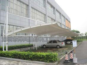 精打細(xì)算，讓您的膜結(jié)構(gòu)車棚安裝聚劃算！